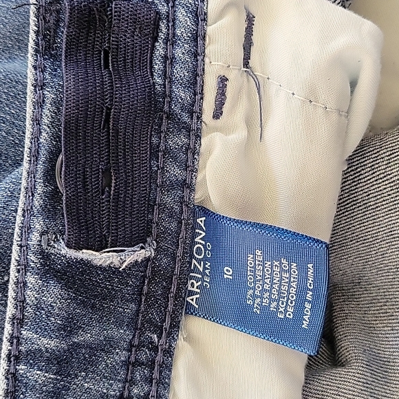 2 pairs of Girls Jeans - Picture 7 of 11